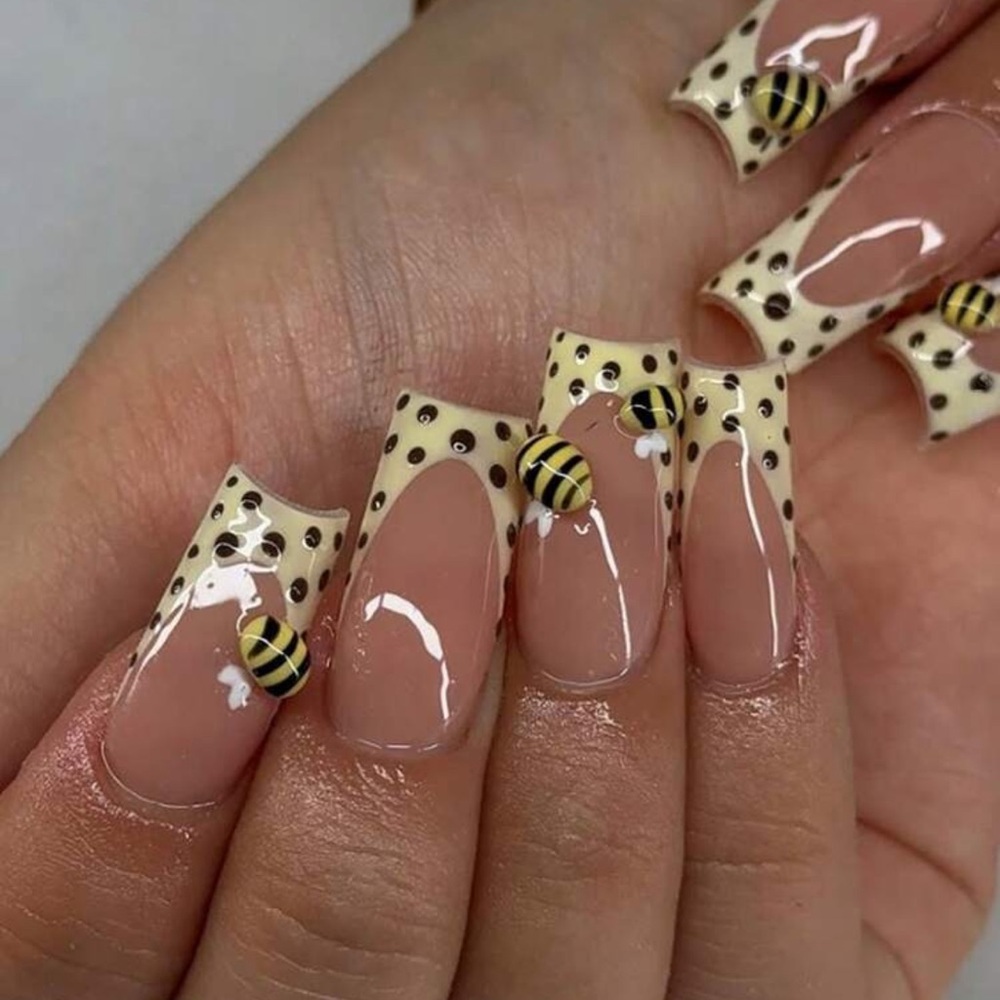 24pcs/Set Minimalist French Manicure M Length Shallow Yellow Polka Dot 3D Bee